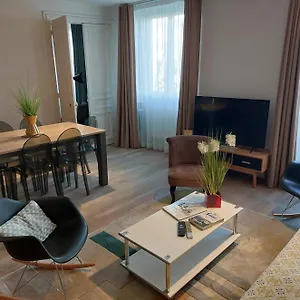  Apartment Centre - At